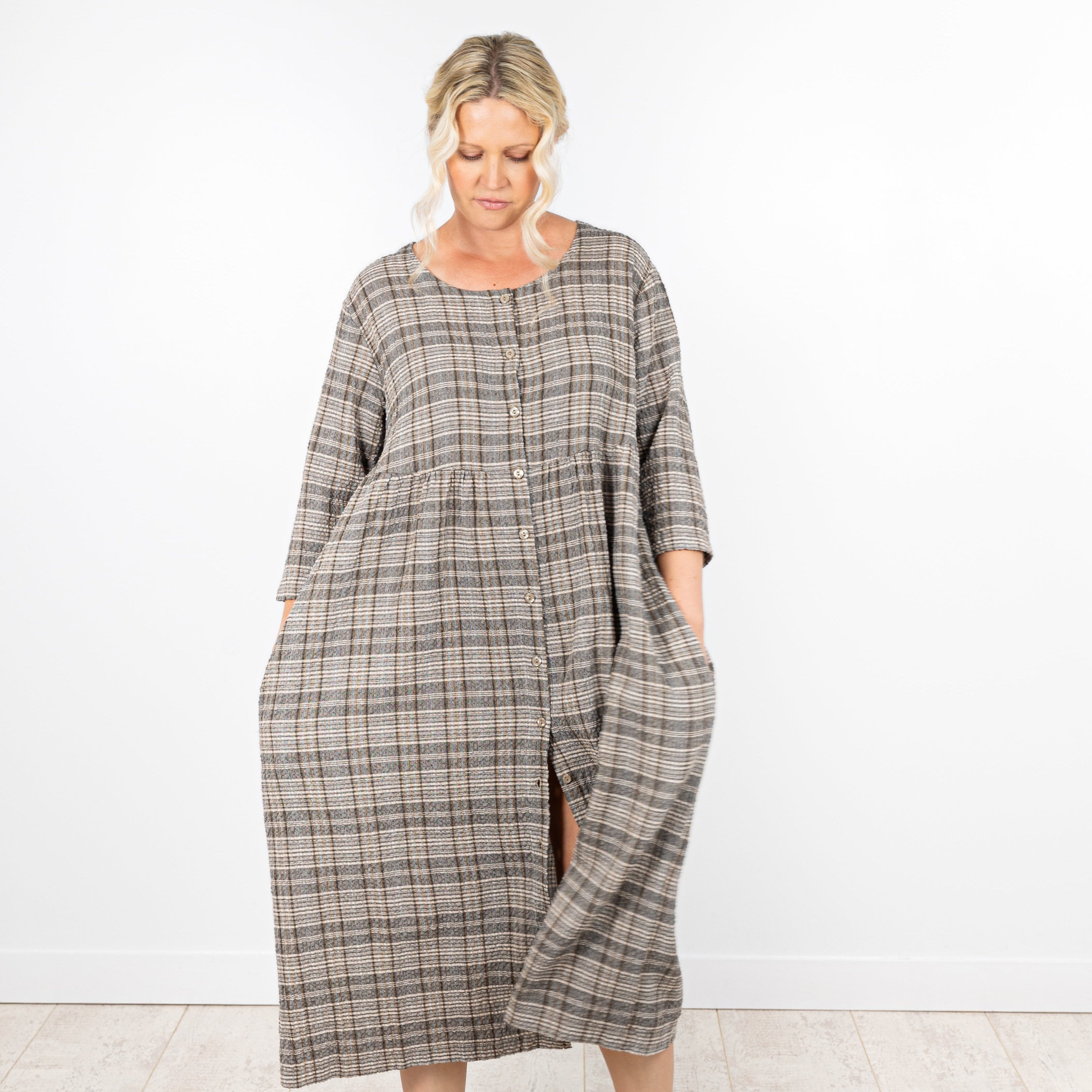 structured linen dress Structure Check Name/Description:Elizabeth - Material for Long Sleeves Melissa nav-256 Blue Turtle Butterfly Sleeve