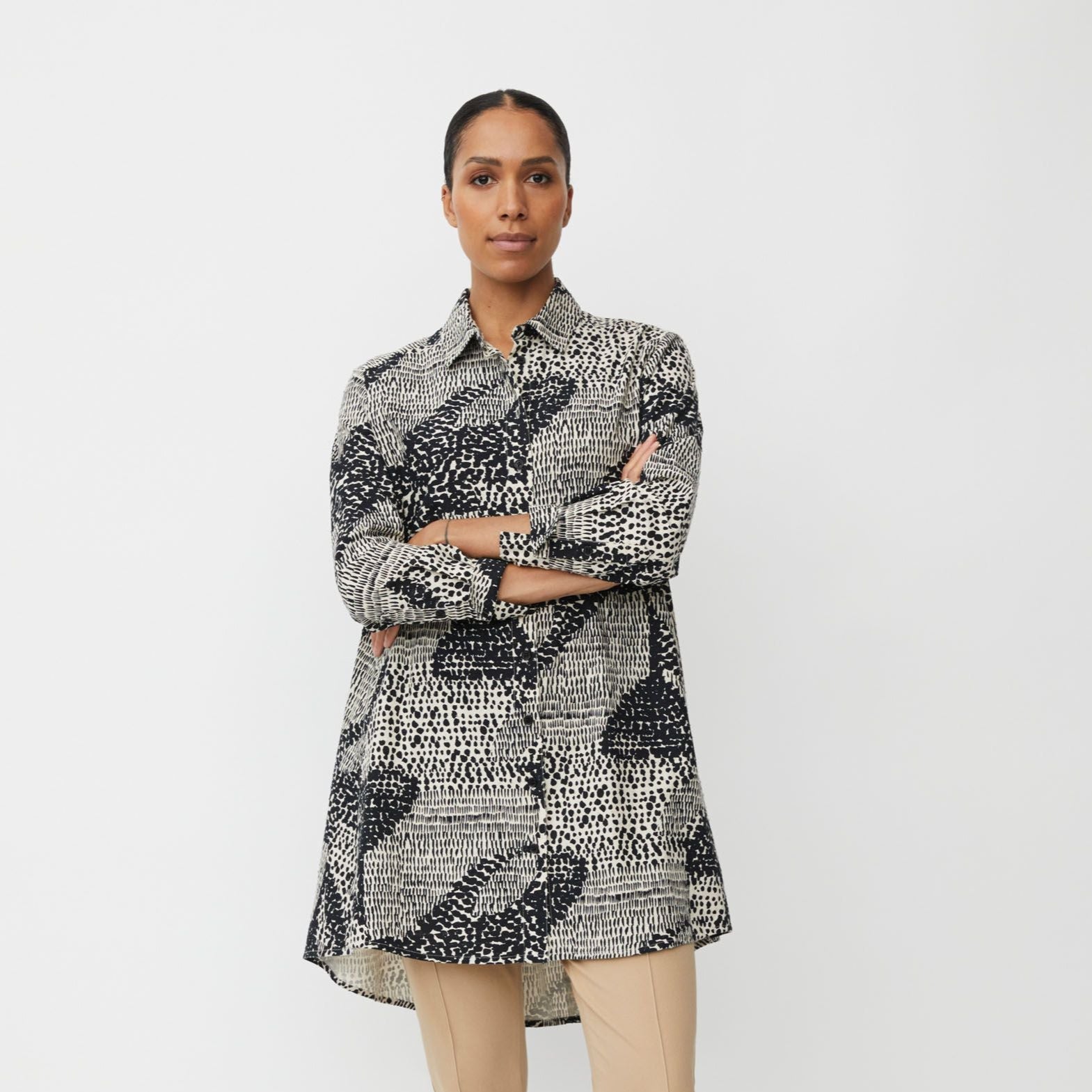 Ingebeth Pattern Tunic - Black