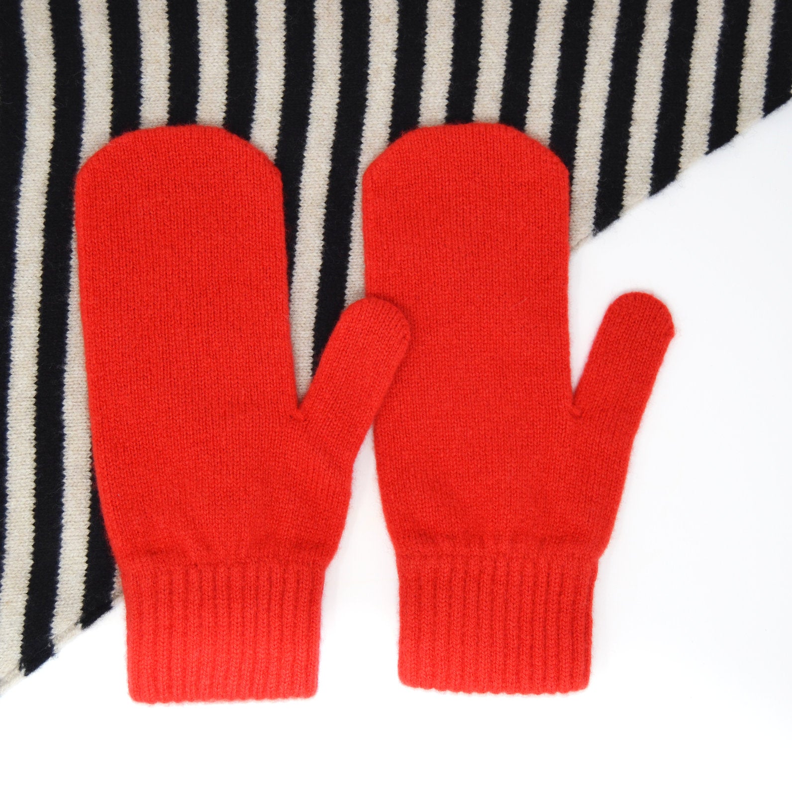 Lambswool Mittens - Poppy Red