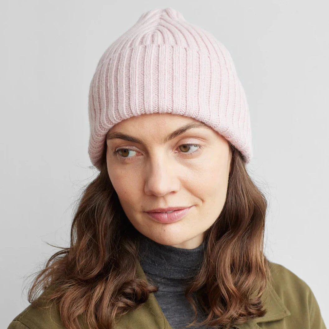Pink ribbed cashmere beanie.