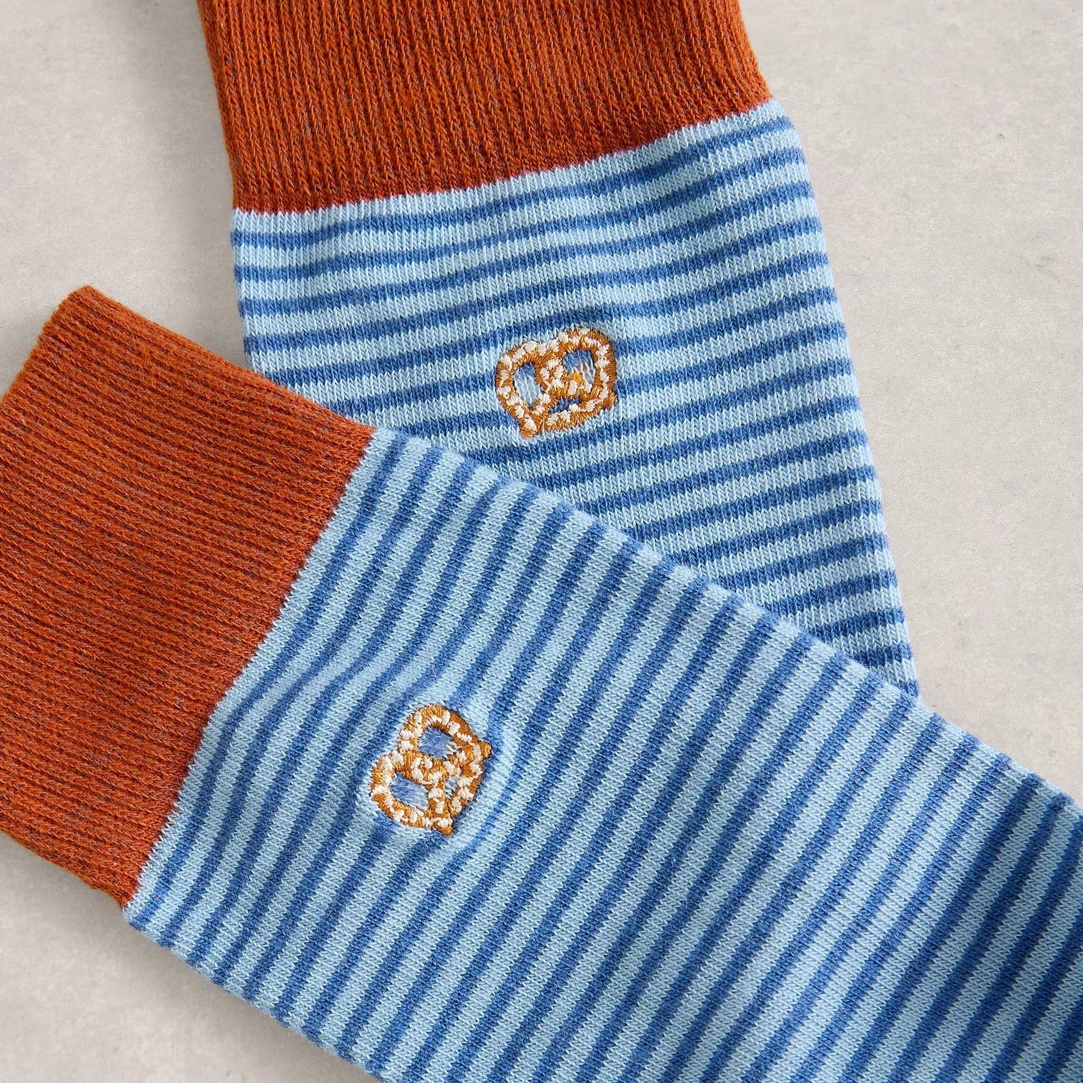Pretzel Embroidered Ankle Socks - Blue Multi