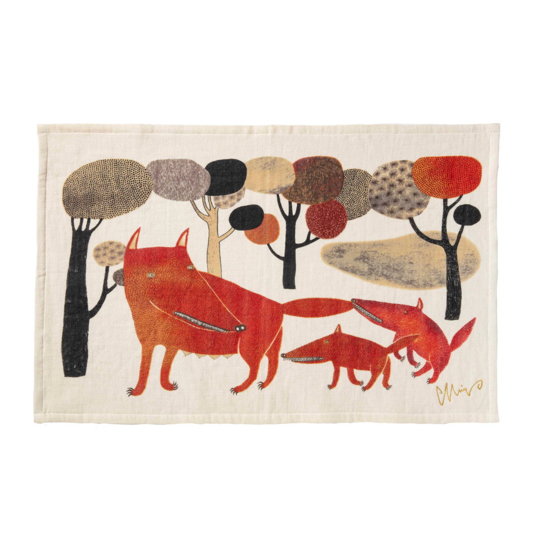 Tea towel with three red wolves