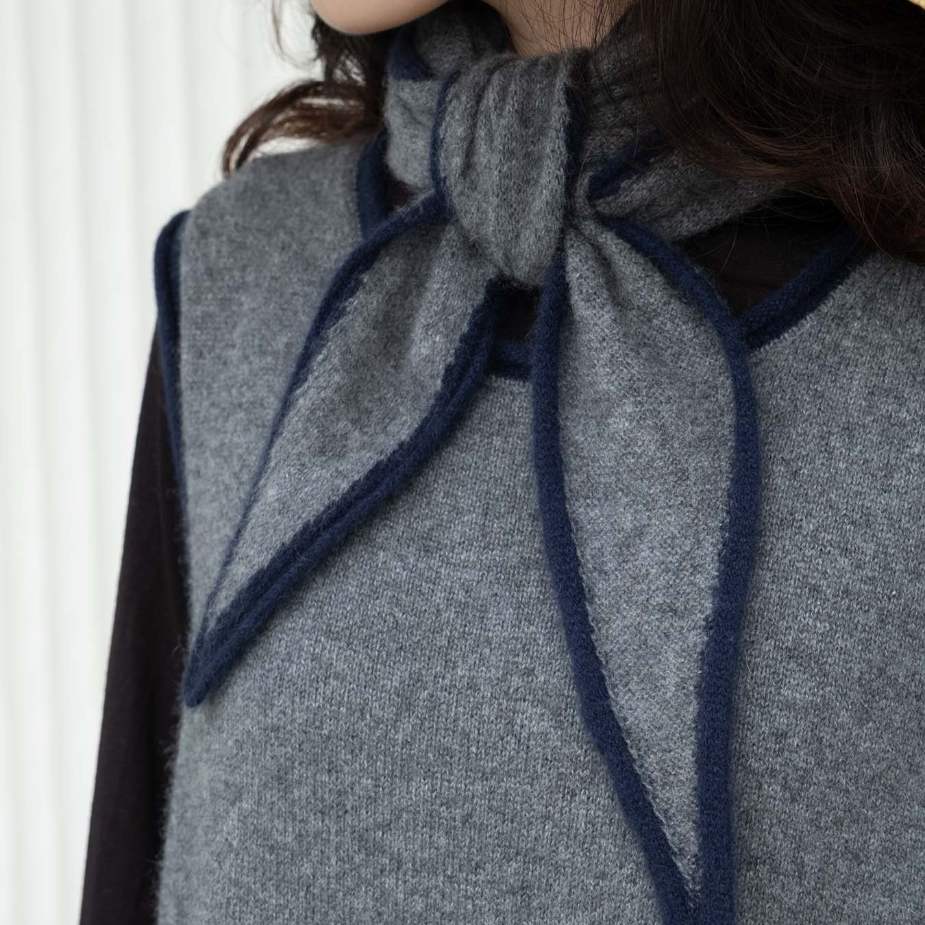 Triangle Spindle - Shaped Cashmere Scarf - Grey