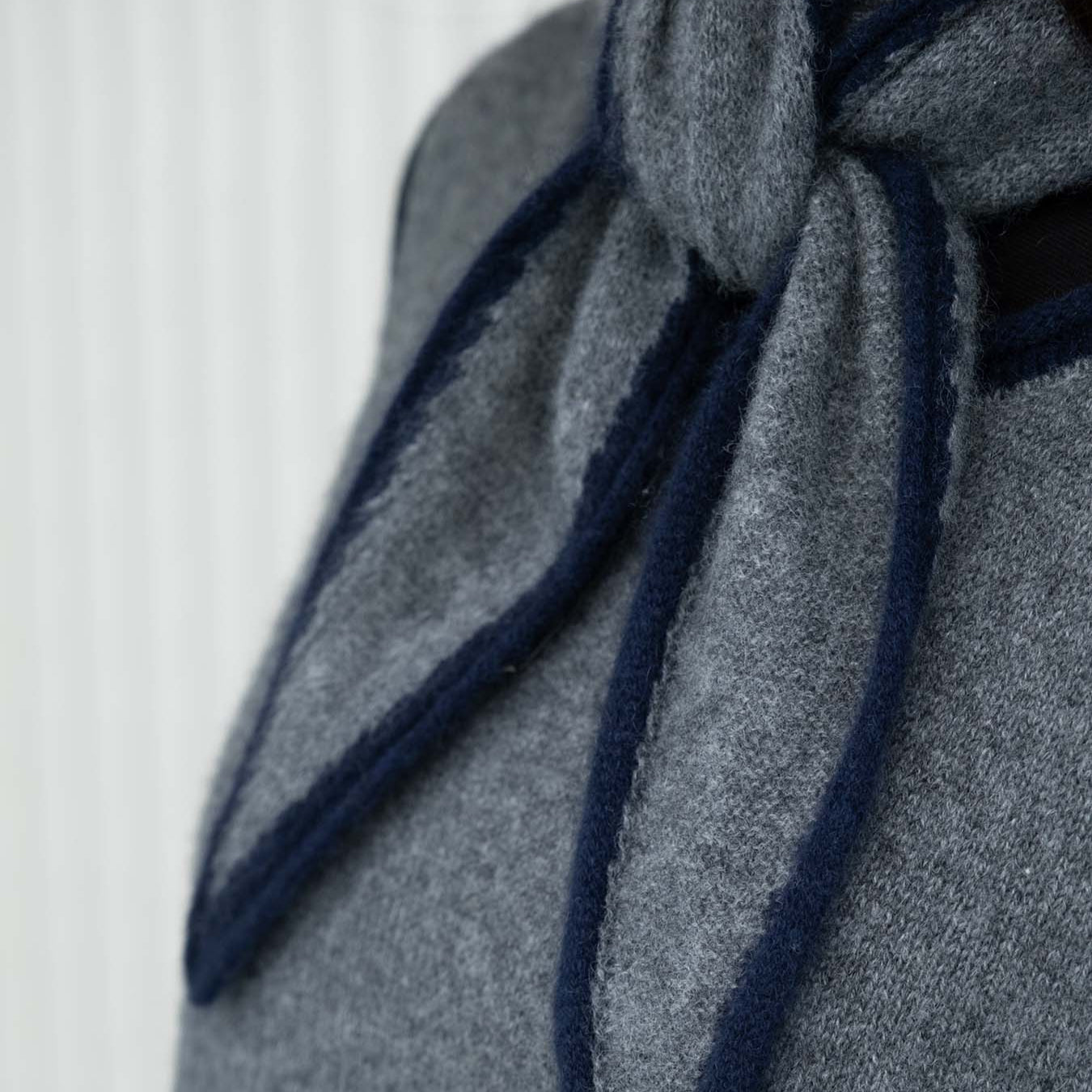 Triangle Spindle - Shaped Cashmere Scarf - Grey