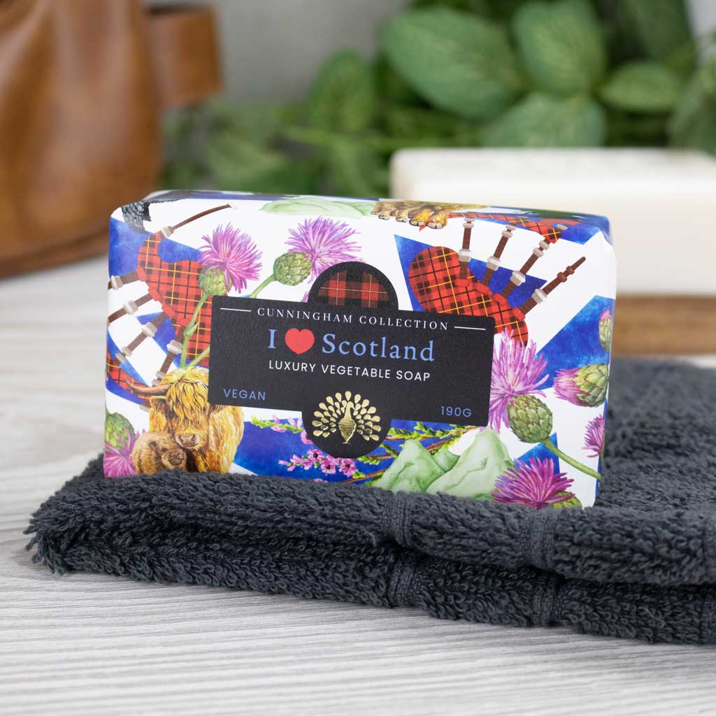 190g vegan "I ♥ Scotland" luxury vegetable soap bar.  Cunningham Collection.