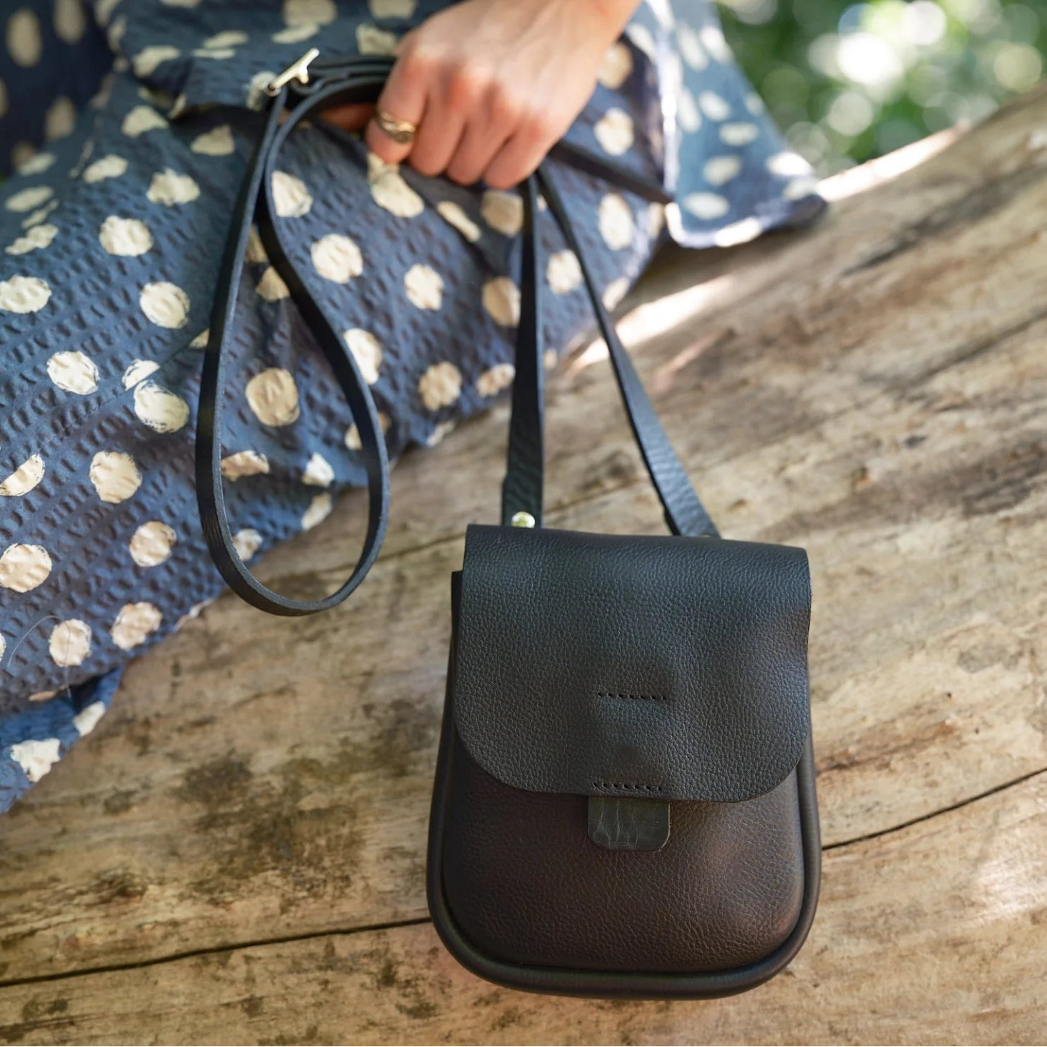 Half Orbed Tab Bag - Black