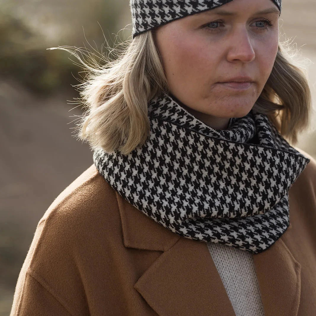 Loop Scarf - Houndstooth - Charcoal