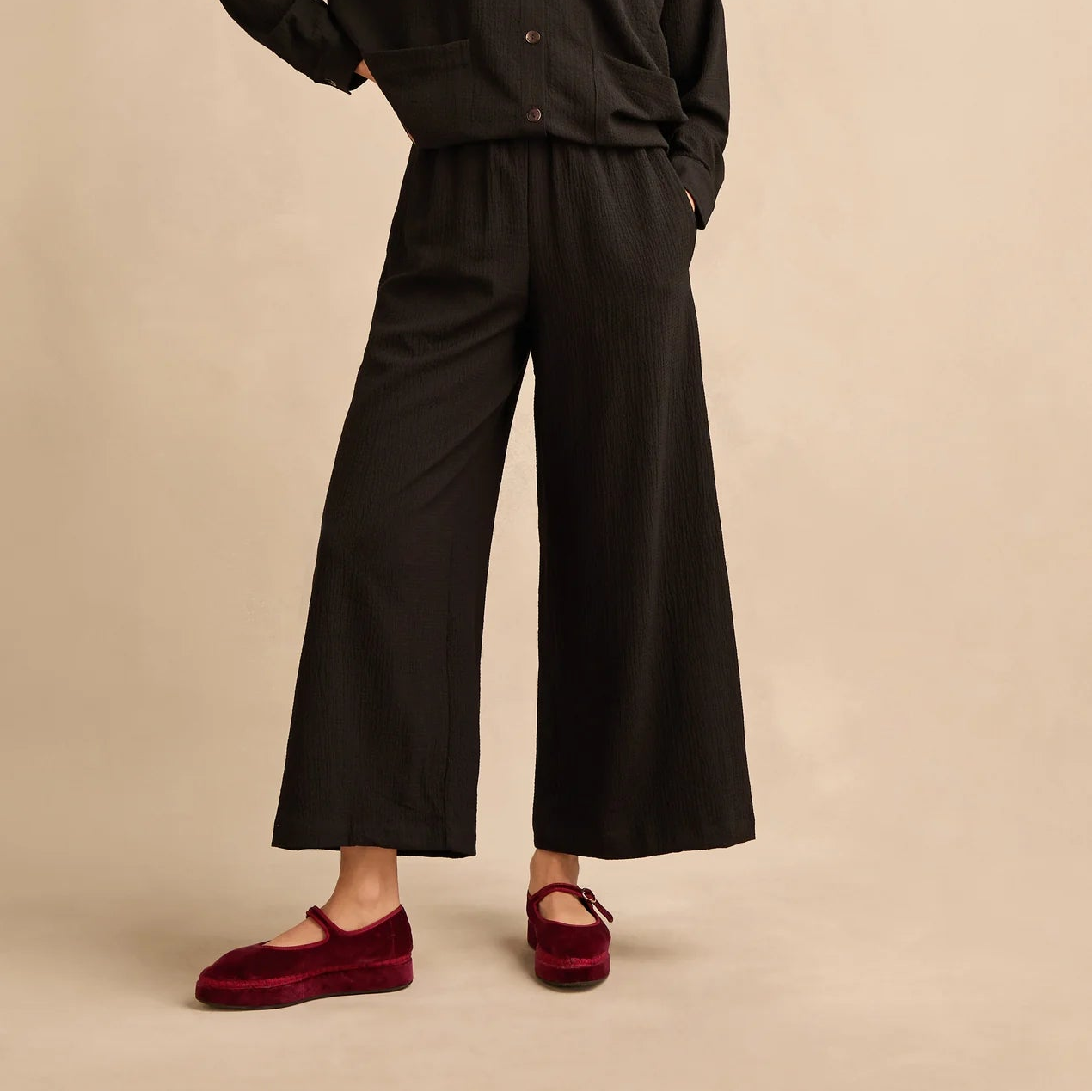 Fine Crinkle Viscose Wide Leg Trouser - Black