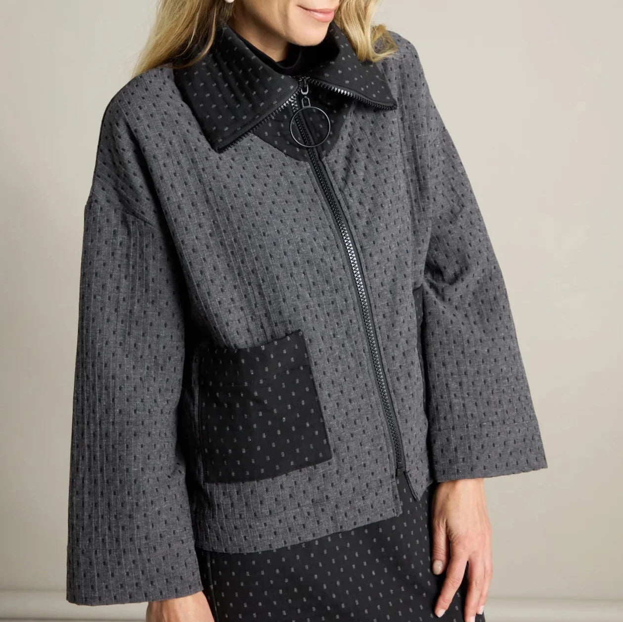 Square Double Faced Jacquard Jacket- Black / Grey