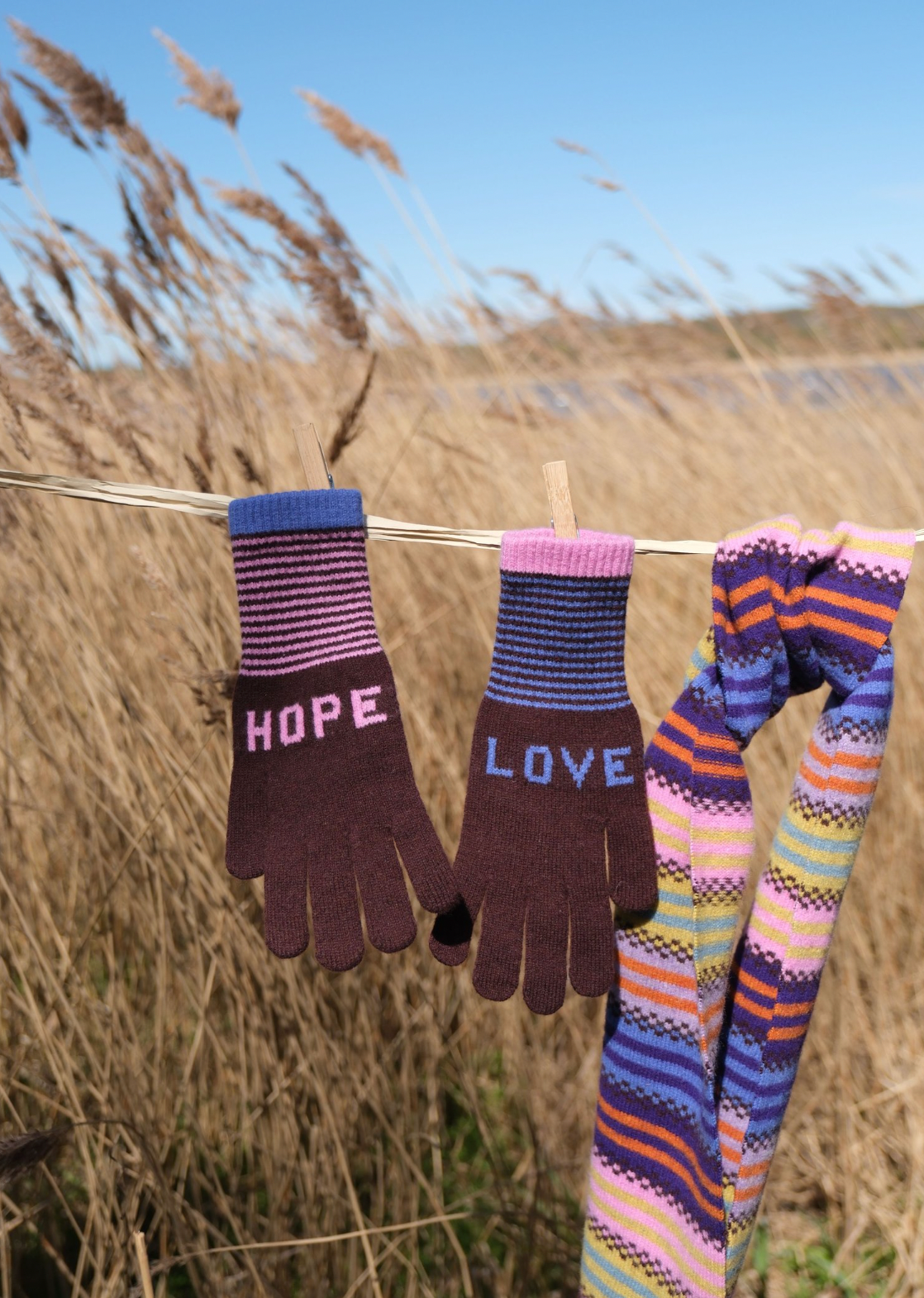 Love and Hope Gloves - Quartz