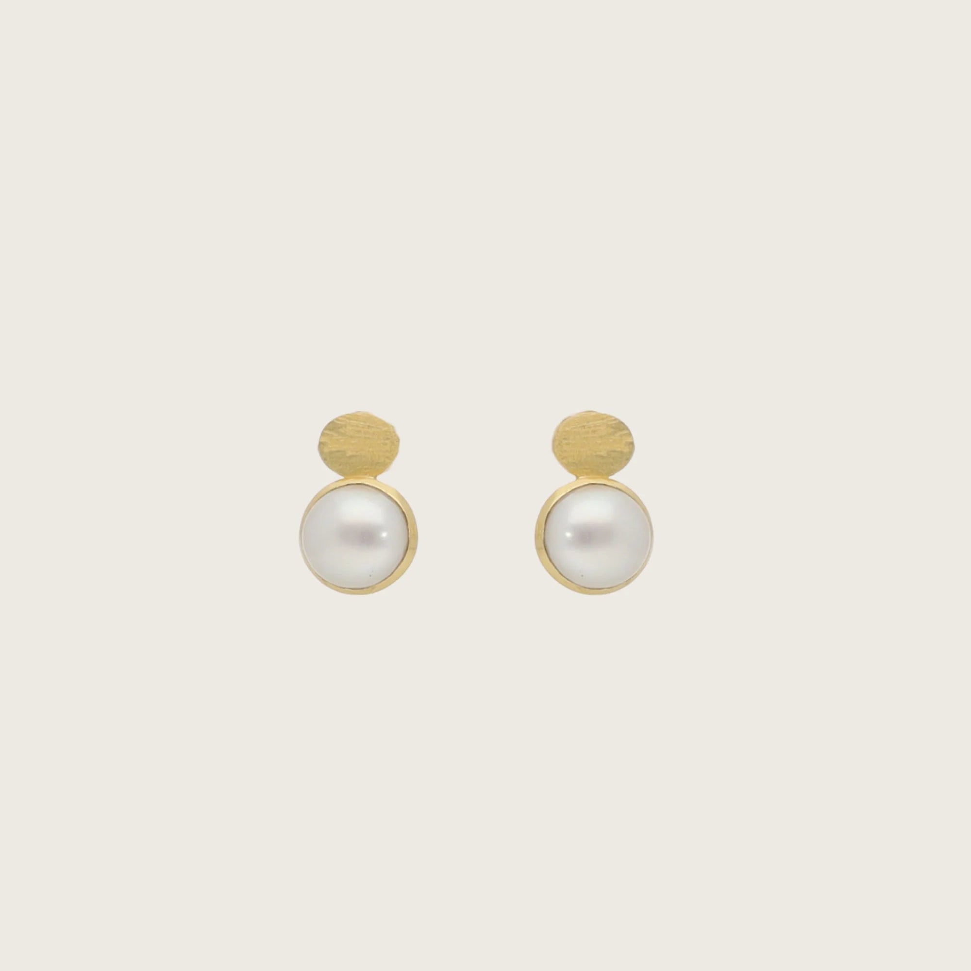 White Pearl Earrings - Robeli