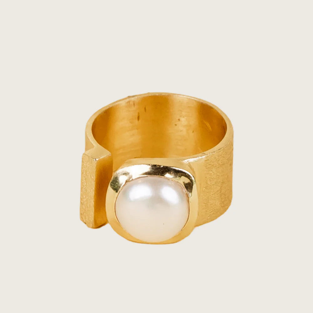 White Pearl Ring - Malypso
