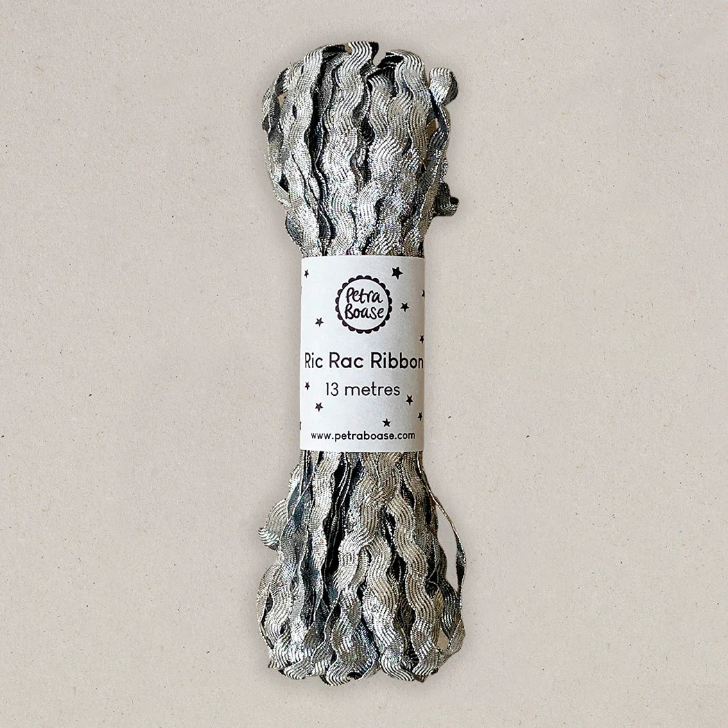 Silver metallic Ric Rac ribbon, 13 meters, wavy texture.